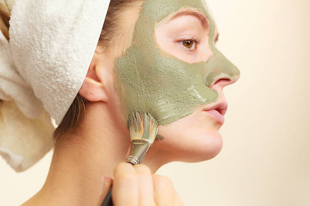 6 Best Tips for Applying a Clay Mask